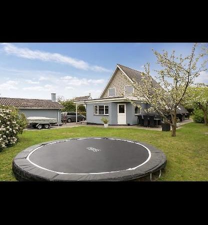 Big Villa In Stege Near Mons Klint With Trampolin Dış mekan fotoğraf
